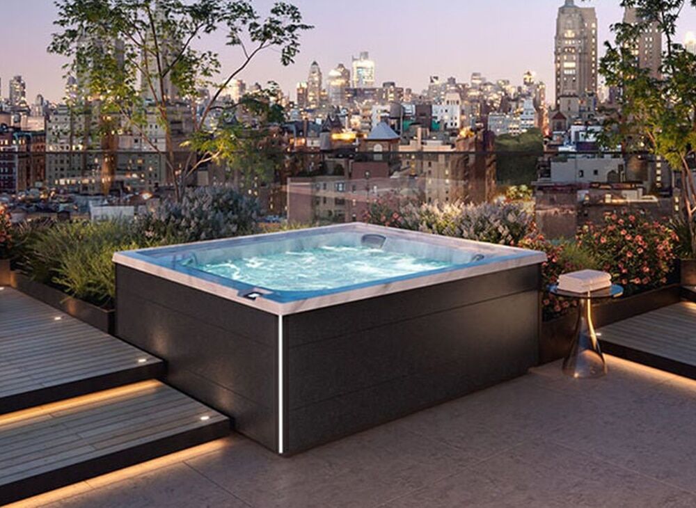 Jacuzzi® J-LX™ Collection Hot Tubs from Big Star Backyards